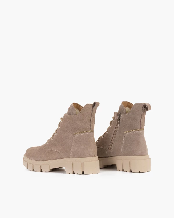 Beżowe trzewiki damskie welurowe 4