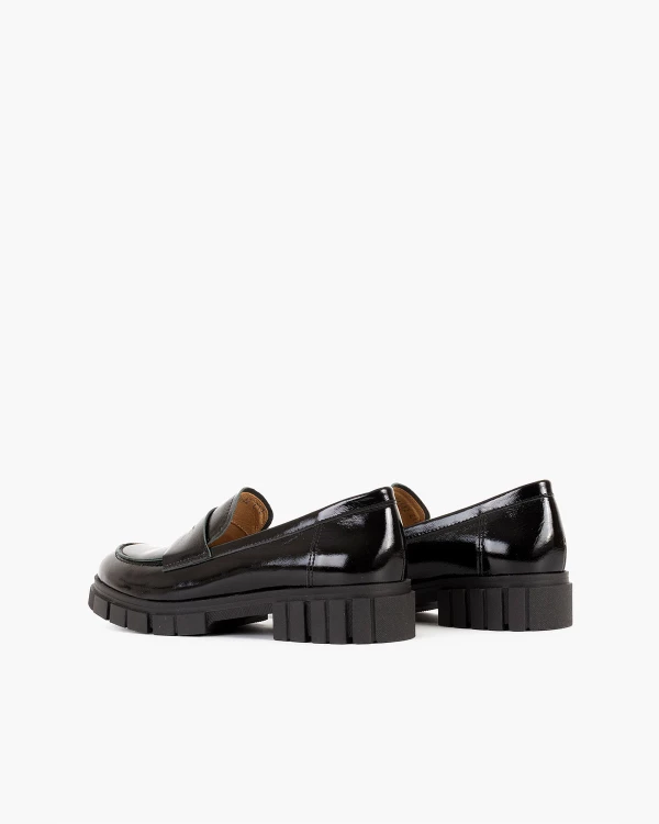 Czarne mokasyny damskie lakierowane 4