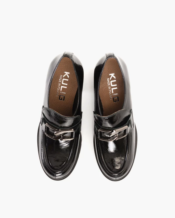 Czarne mokasyny damskie lakierowane na słupku 3