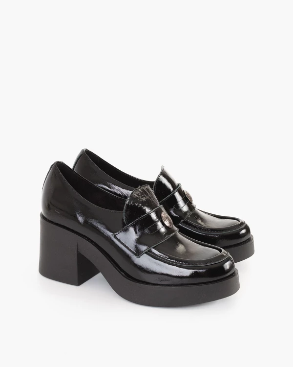 Czarne mokasyny damskie lakierowane na słupku 2