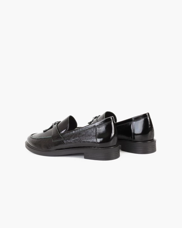 Czarne mokasyny damskie lakierowane 4