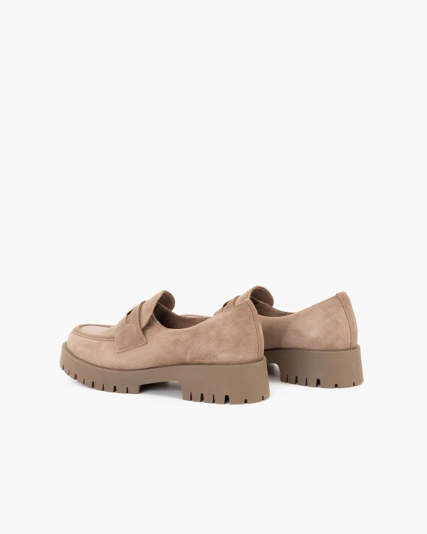 Beżowe mokasyny damskie welurowe 4