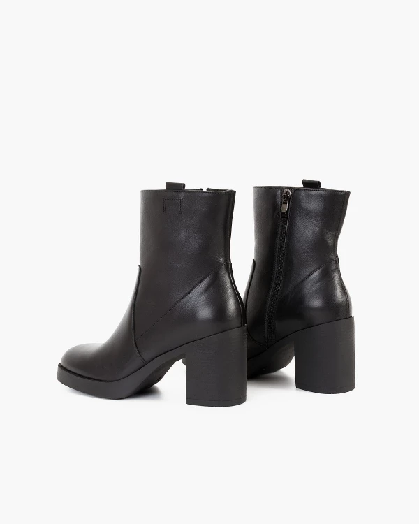 Czarne botki skórzane na słupku 4