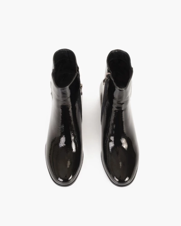 Czarne botki lakierowane na klocku 3