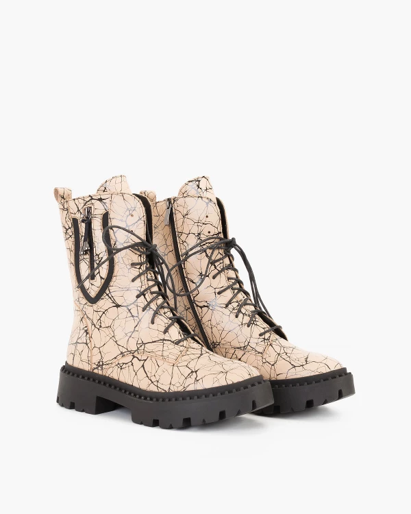 Beżowe trzewiki damskie nubukowe z motywem 2