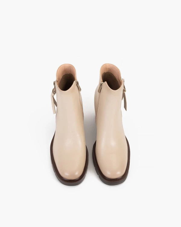 Jasnobeżowe botki ze skóry ekologicznej na słupku 3