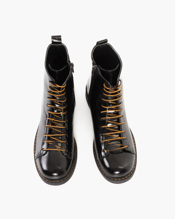 Czarne trzewiki damskie lakierowane 3