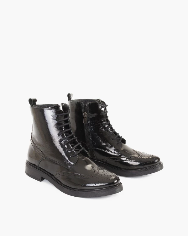 Czarne trzewiki damskie lakierowane 2