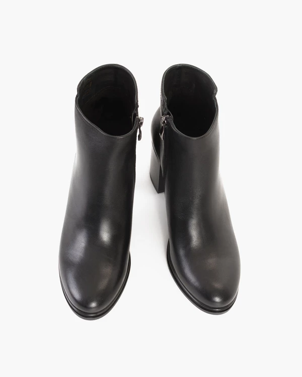 Czarne botki skórzane na słupku 3