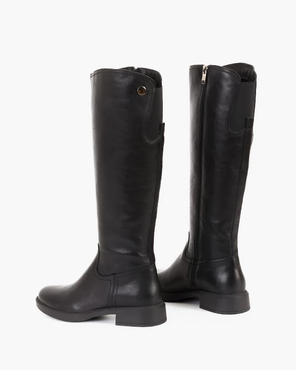 Czarne kozaki damskie skórzane 4