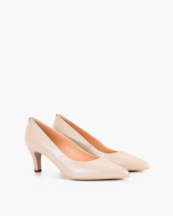 Pudrowe czółenka skórzane na szpilce 2