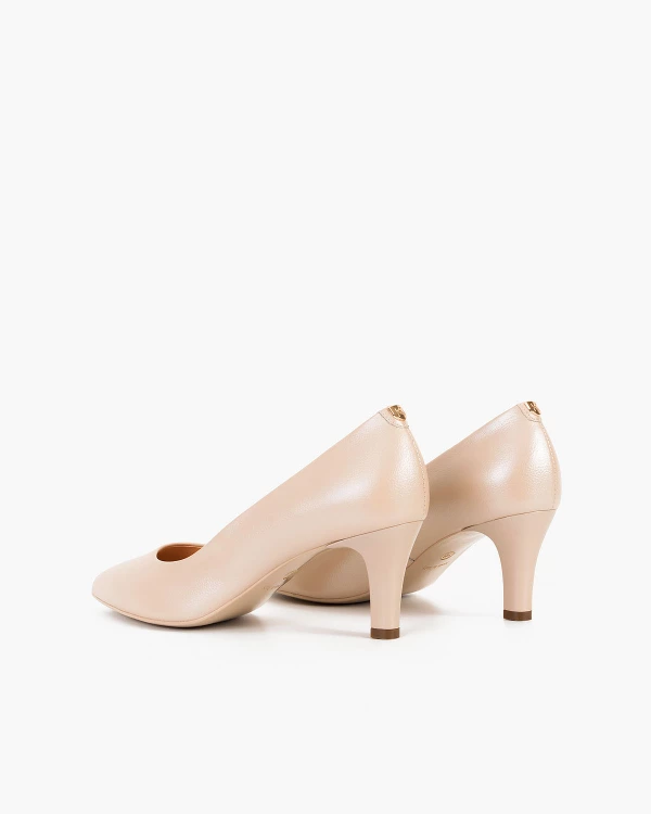 Pudrowe czółenka skórzane na szpilce 4