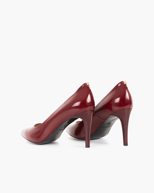 Bordowe czółenka lakierowane na szpilce 4