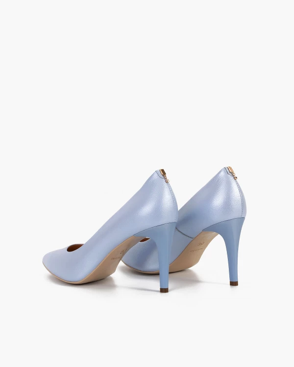 Błękitne czółenka skórzane na szpilce 4