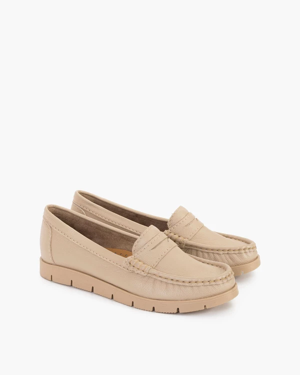 Beżowe mokasyny damskie ze skóry naturalnej 2