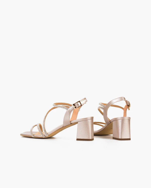 Złote sandały damskie skórzane z cyrkoniami na klocku 4