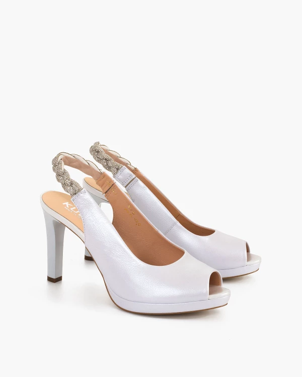 Perłowe sandały damskie skórzane na szpilce 2