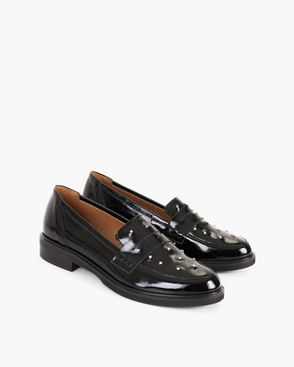 Czarne mokasyny damskie lakierowane z cyrkoniami 2