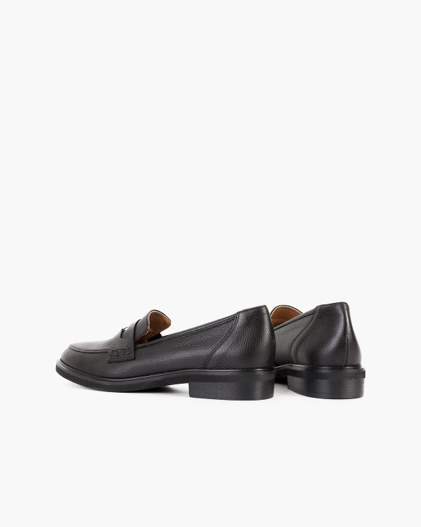 Czarne mokasyny damskie ze skóry licowej 4