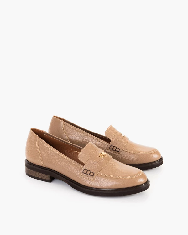 Beżowe mokasyny damskie ze skóry licowej 2