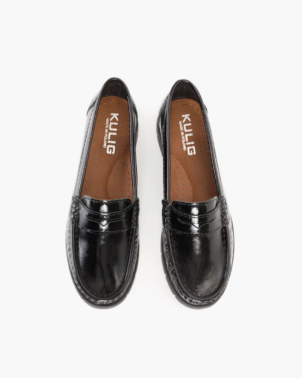 Czarne mokasyny damskie ze skóry lakierowanej 3