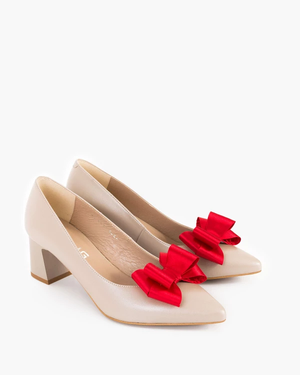 Czerwone kokardki do butów 2