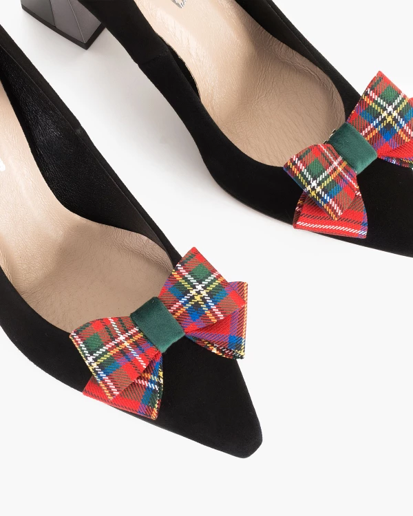 Wielokolorowe kokardki do butów w kratę