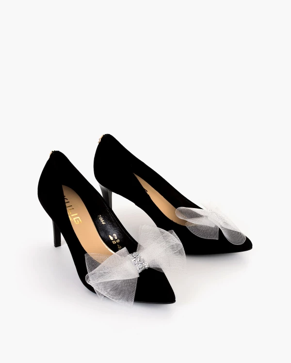 Białe kokardy do butów z ćwiekami 2