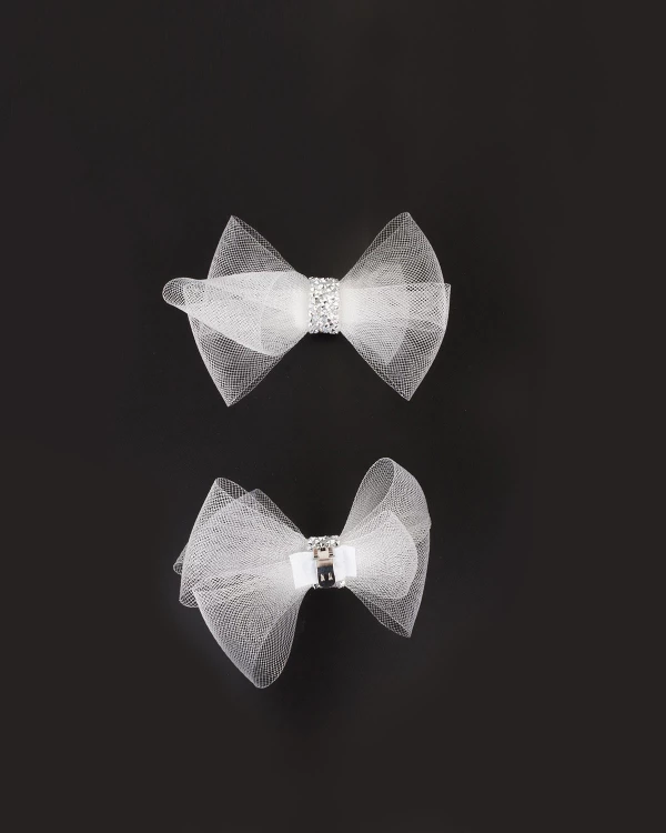 Białe kokardy do butów z ćwiekami 4