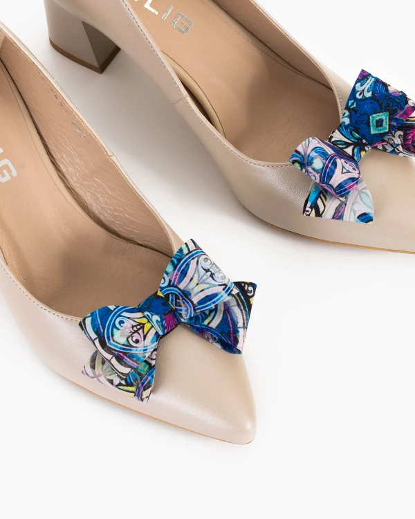 Wielokolorowe kokardki do butów z motywem