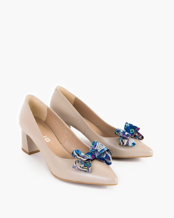 Wielokolorowe kokardki do butów z motywem 2