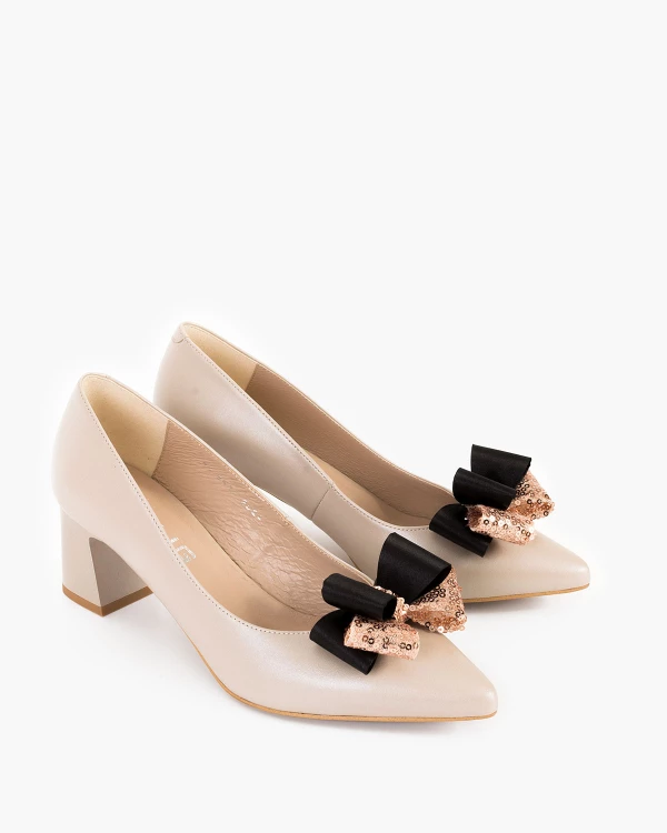 Czarno-złote kokardki do butów z cekinami 2