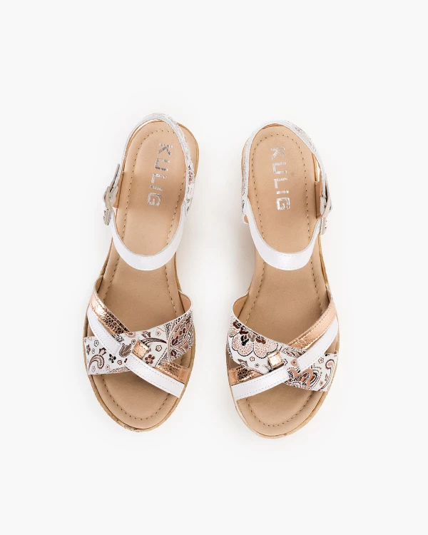 Białe sandały damskie skórzane na koturnie 3