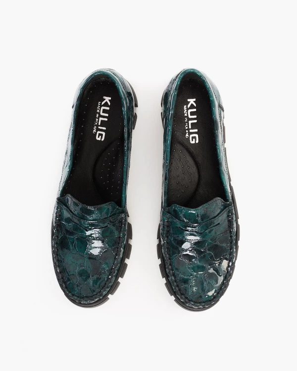 Ciemnozielone mokasyny damskie ze skóry lakierowanej 3