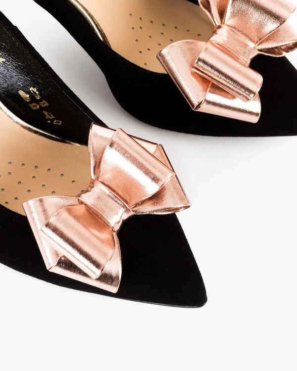 Złote kokardy do butów