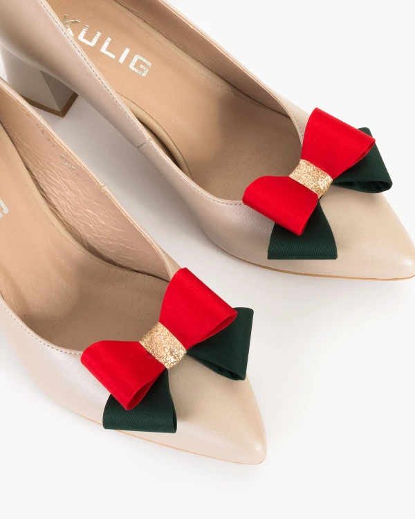 Czerwono-zielone kokardki do butów