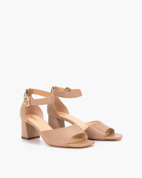 Beżowe sandały damskie skórzane na klocku 2