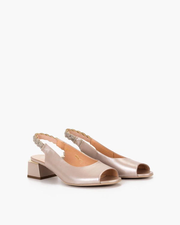 Złote sandały damskie skórzane na klocku 2