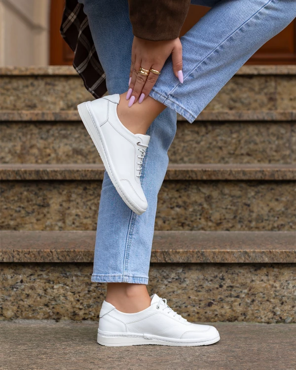 Białe półbuty sportowe damskie ze skóry licowej