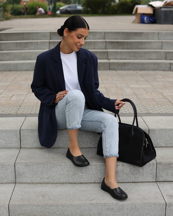 Czarne półbuty damskie wsuwane ze skóry licowej 2