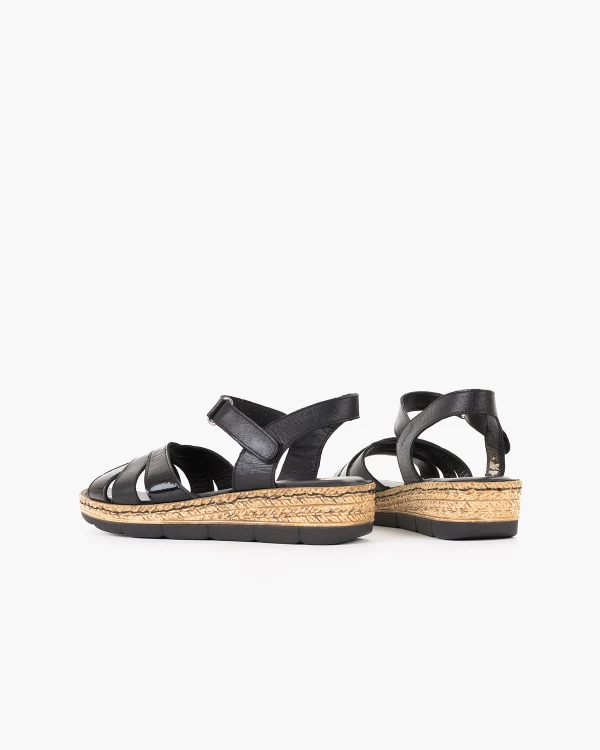 Czarne sandały damskie ze skóry naturalnej 4