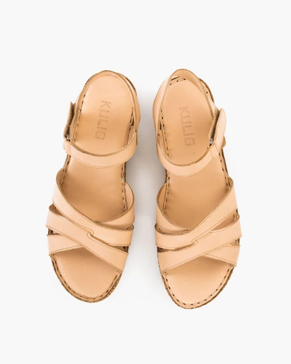 Beżowe sandały damskie ze skóry licowej 3