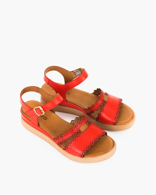 Czerwone sandały damskie ze skóry naturalnej na koturnie