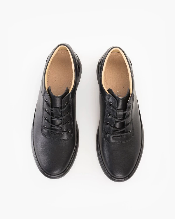 Czarne adidasy damskie ze skóry licowej 3