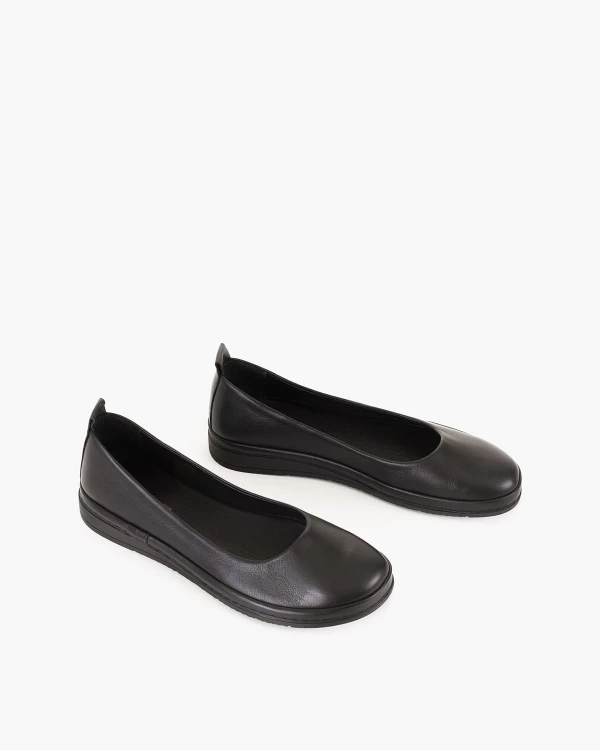 Czarne półbuty damskie skórzane na koturnie 5