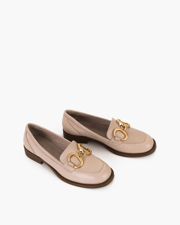 Szare mokasyny damskie skórzane z łańcuchem na niskim obcasie 5