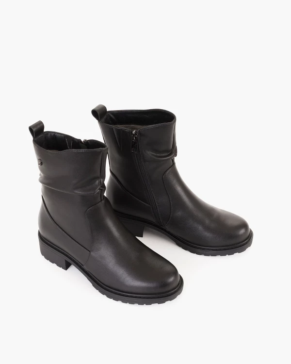 Czarne botki damskie z naturalnej skóry licowej 5