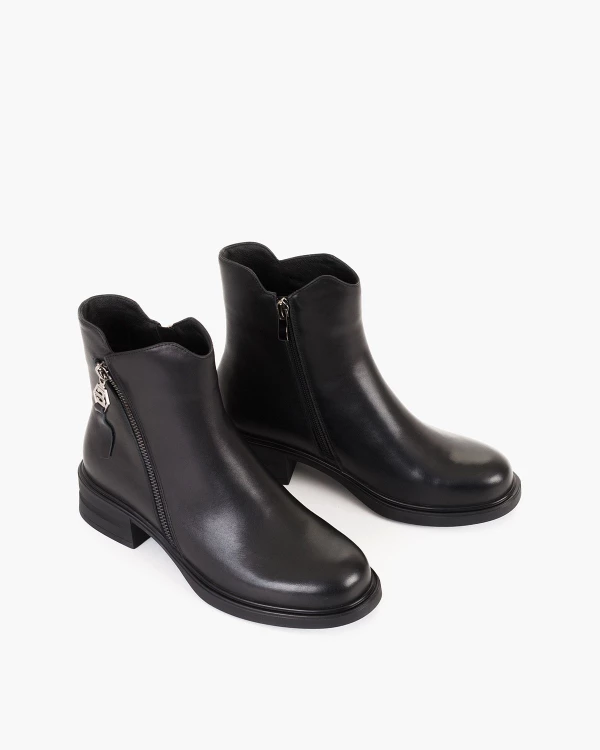 Czarne sztyblety damskie skórzane na klocku 5