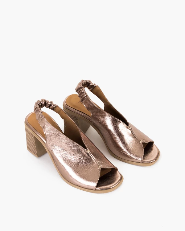 Złote sandały damskie skórzane na słupku z gumką 5