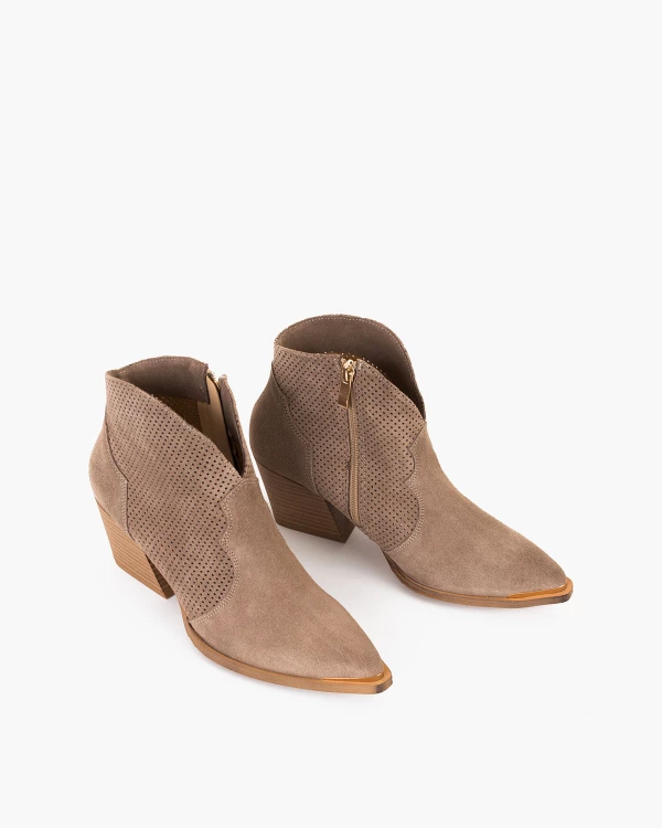 Beżowe kowbojki damskie z naturalnej skóry welurowej na słupku 5